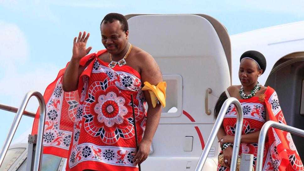 El Rey Mswati III de Suazilandia y sus 14 esposas en viaje de placer a Los  Cabos – Firmas.Mx